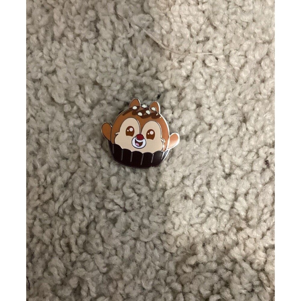 Disney Parks Chip & Dale Dale Munchling Chocolate Truffle Munchlings Pin Series